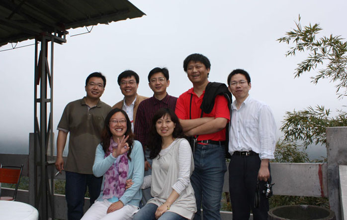 公司青联会组织青年教师开展户外踏青活动